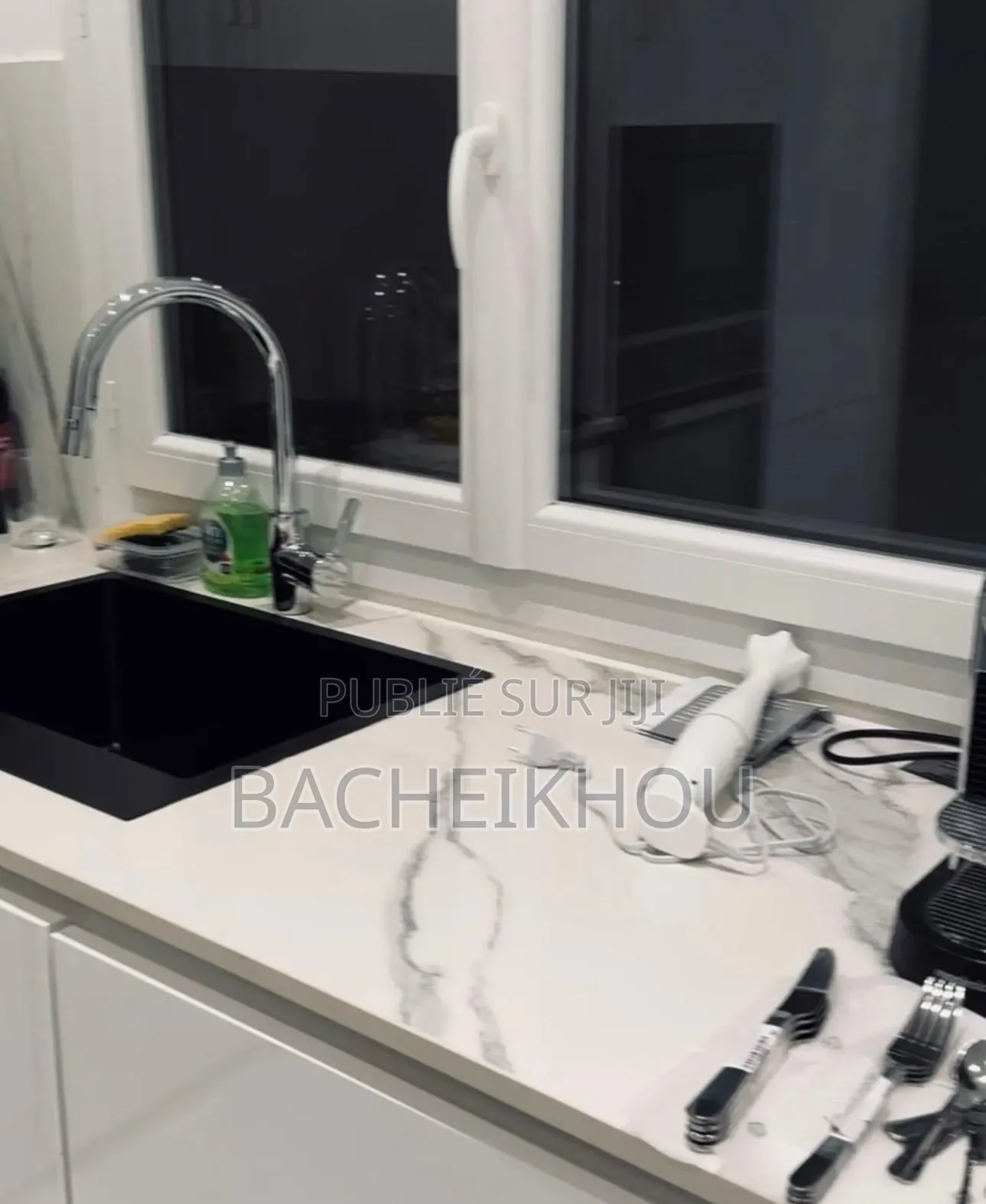 8chbre Maison dans Bacheikhou Diaby, Thiès Sud à Vendre