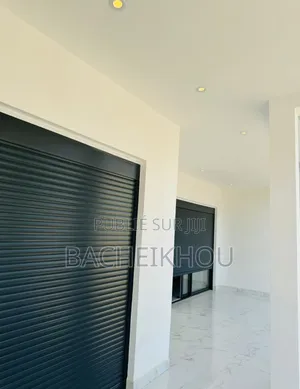 8chbre Maison dans Bacheikhou Diaby, Thiès Sud à Vendre