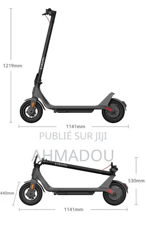 Trottinette Toutes Neuf Avec Ses Accessoires Casque Et Des Protèges