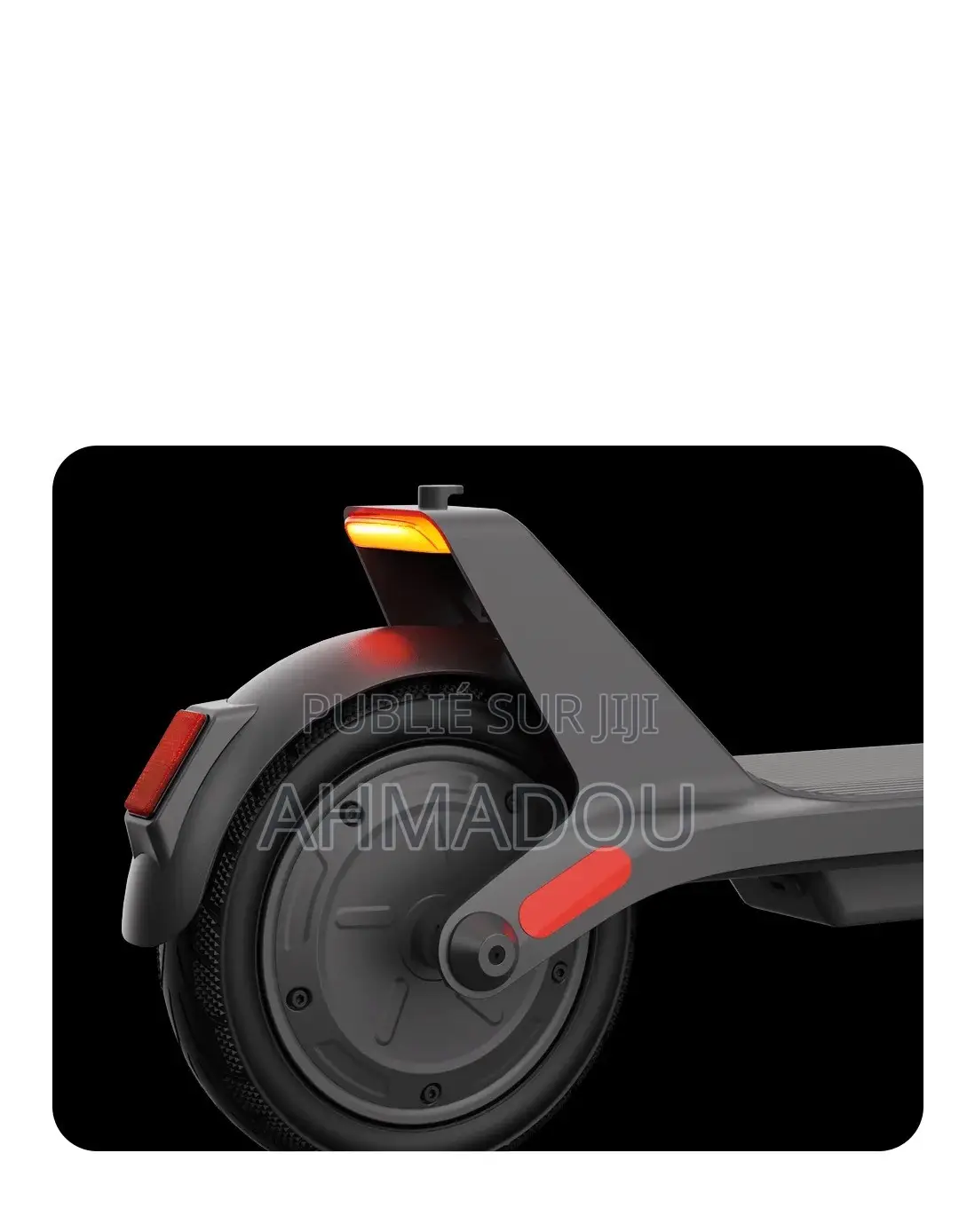 Trottinette Toutes Neuf Avec Ses Accessoires Casque Et Des Protèges
