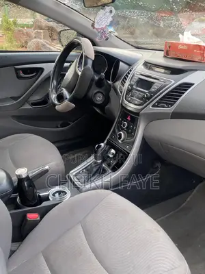 Hyundai Elantra Limited Sedan FWD (1.8L 4cyl 6A) 2016 Noir