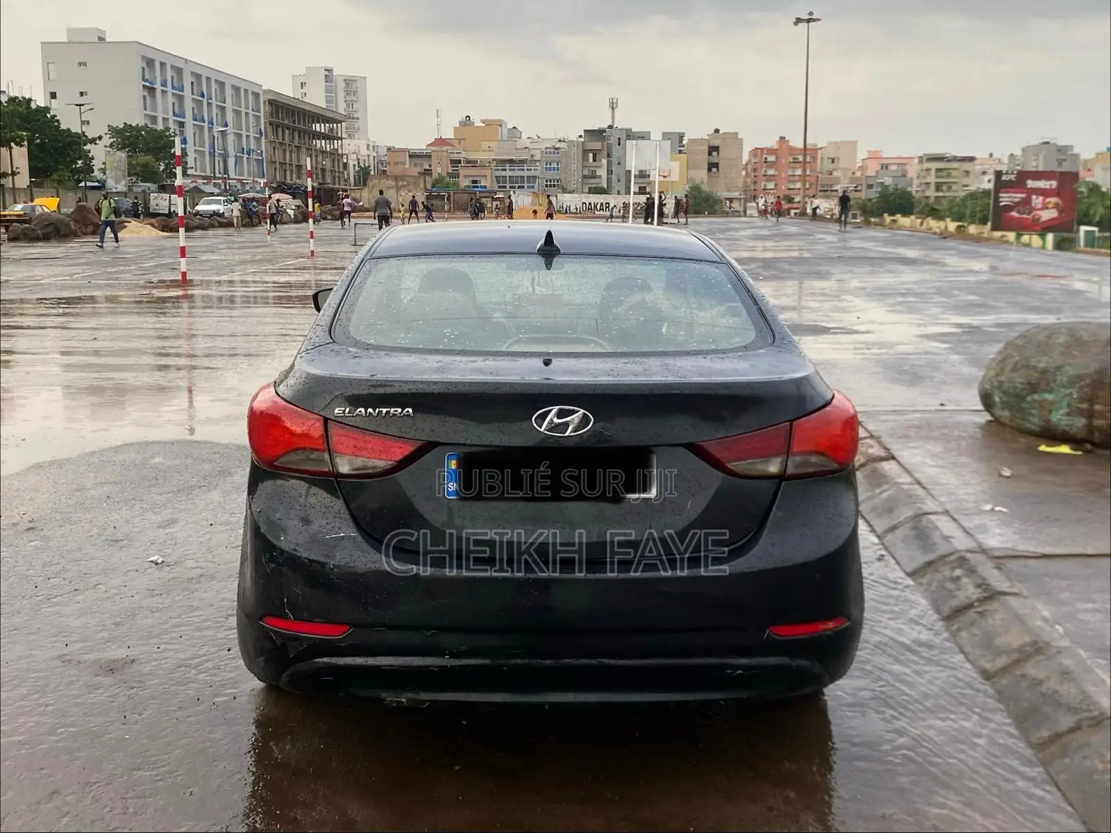 Hyundai Elantra Limited Sedan FWD (1.8L 4cyl 6A) 2016 Noir