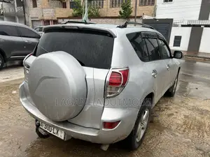 Toyota RAV4 2.0 D-4D 4x4 2007 Gris