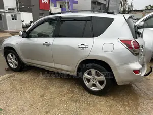 Toyota RAV4 2.0 D-4D 4x4 2007 Gris