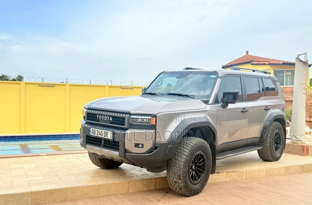 Toyota Land Cruiser Prado 2025 Gris