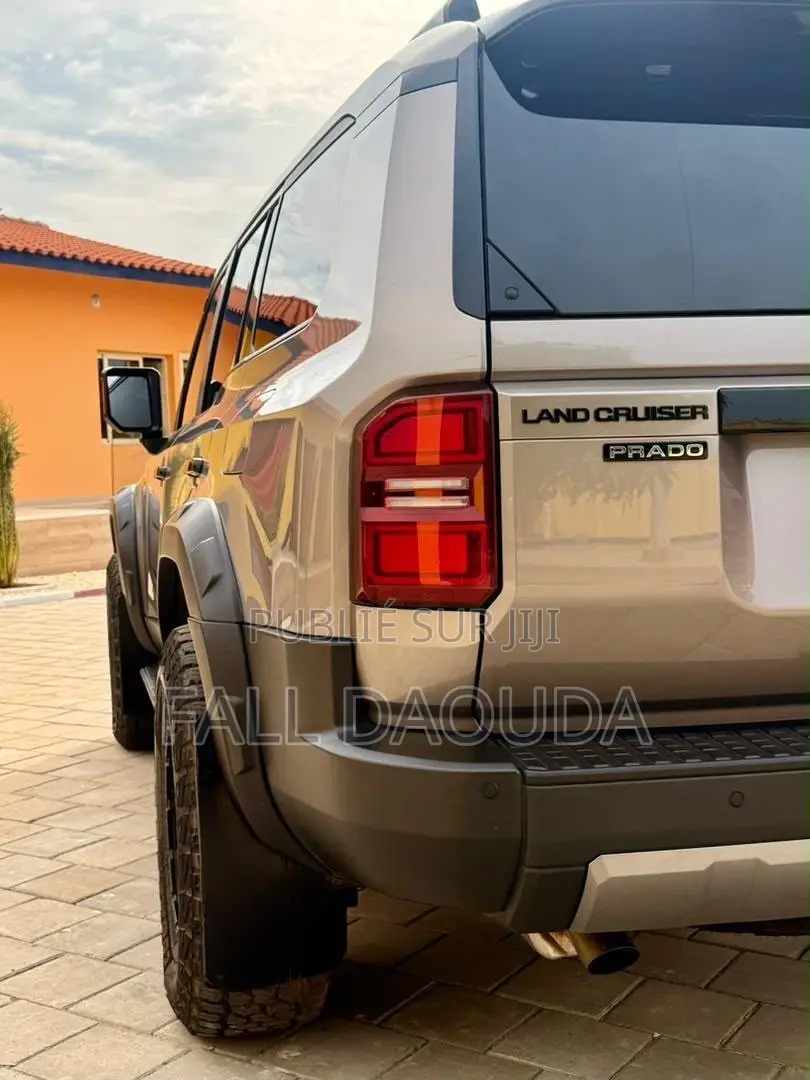 Toyota Land Cruiser Prado 2025 Gris