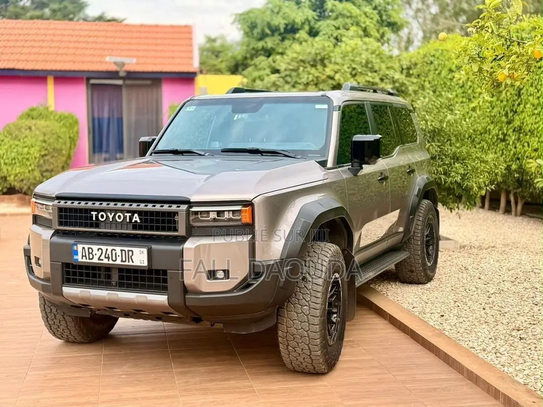 Toyota Land Cruiser Prado 2025 Gris