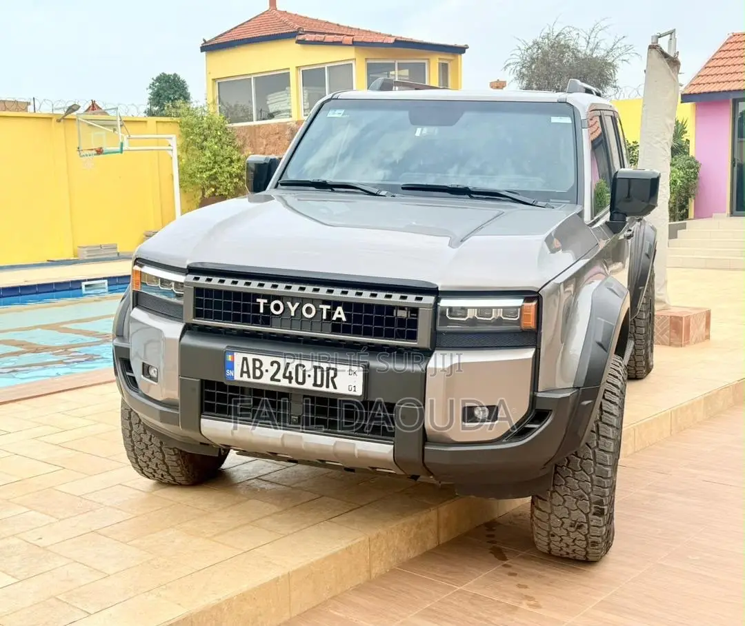 Toyota Land Cruiser Prado 2025 Gris