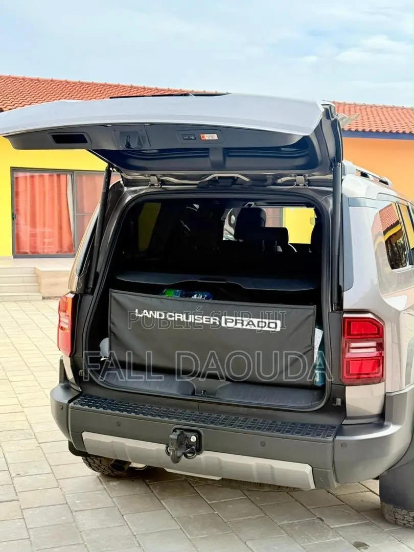 Toyota Land Cruiser Prado 2025 Gris