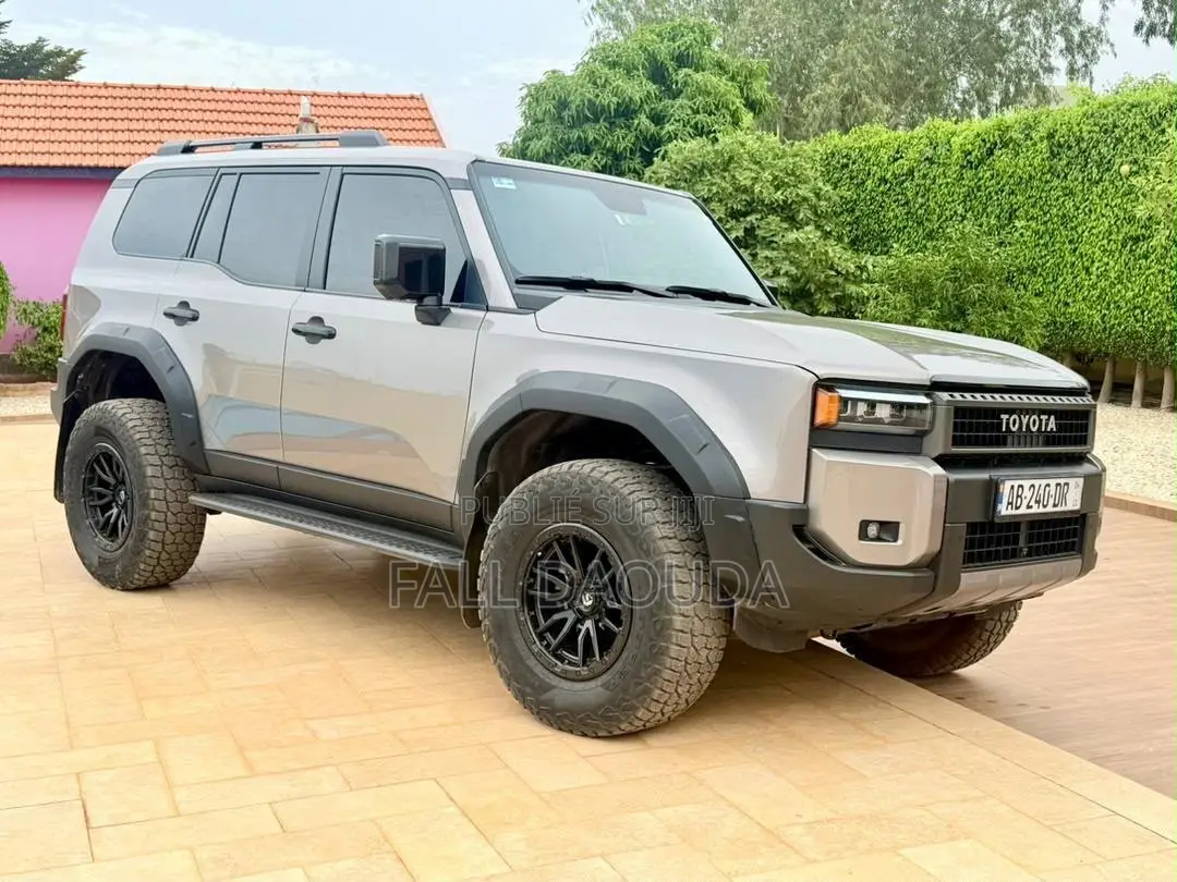 Toyota Land Cruiser Prado 2025 Gris