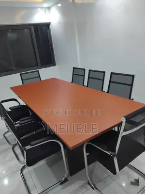 Table De Réunion