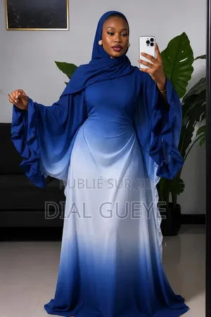 On Vend Des Robes Pour Femmes, Des Ensembles Et Autres