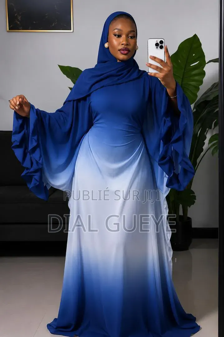On Vend Des Robes Pour Femmes, Des Ensembles Et Autres