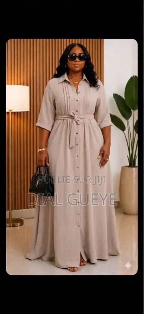 On Vend Des Robes Pour Femmes, Des Ensembles Et Autres