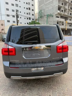 Chevrolet Orlando 2017 Gris