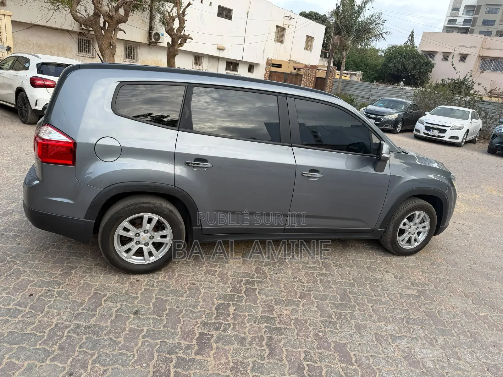 Chevrolet Orlando 2017 Gris