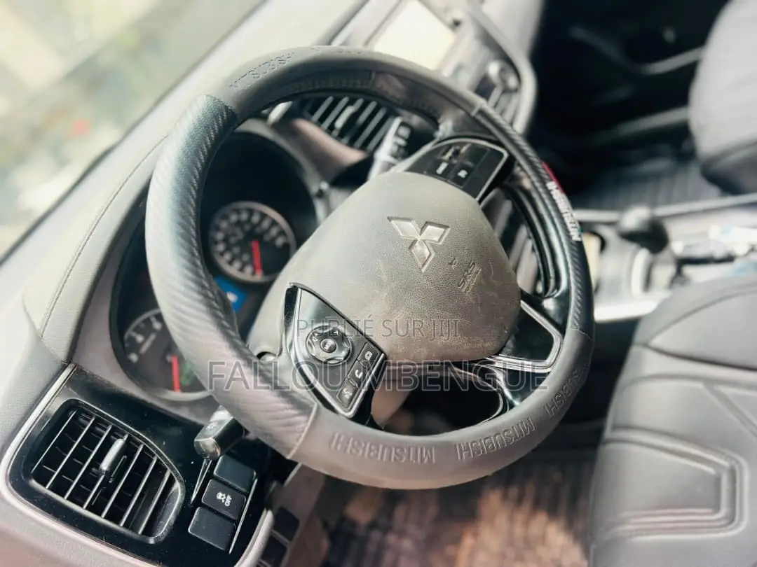 Mitsubishi Outlander 2017 Noir