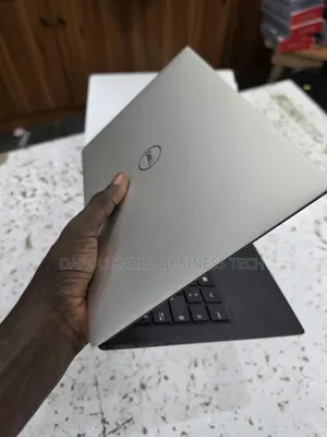 Nouveau Dell XPS 13 9300 16GB Intel Core i7 SSD 256GB