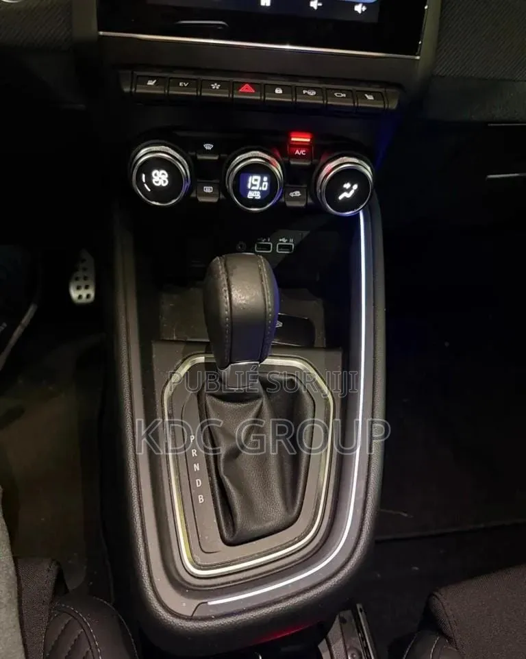 Renault Clio 2025 Gris