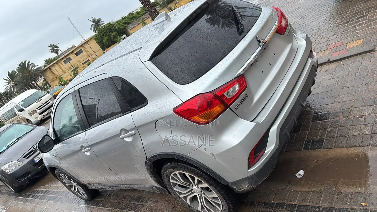 Mitsubishi Outlander 2018 Gris