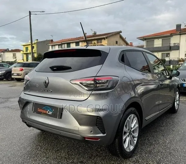 Renault Clio 2024 Gris