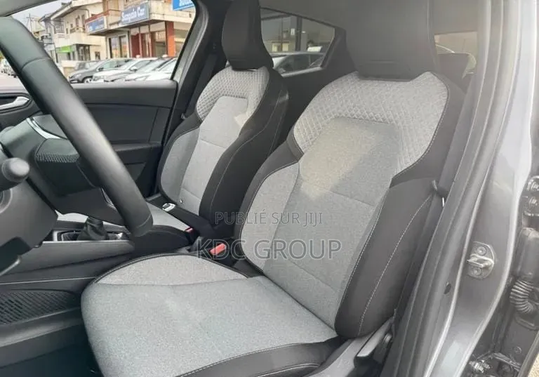 Renault Clio 2024 Gris