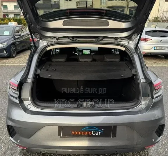 Renault Clio 2024 Gris