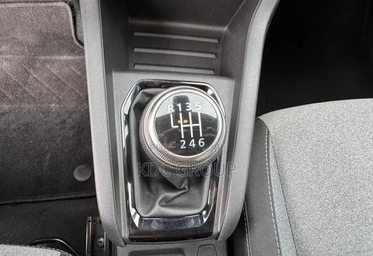 Renault Clio 2024 Gris