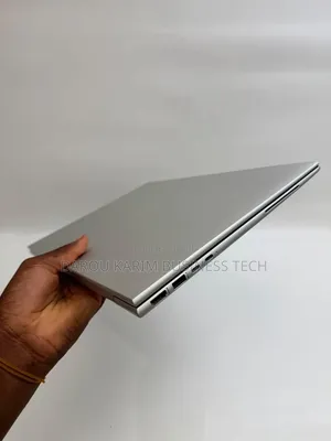 Nouveau HP EliteBook 860 G9 16GB Intel Core i7 SSD 512GB