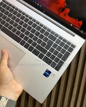 Nouveau HP EliteBook 860 G9 16GB Intel Core i5 SSD 512GB