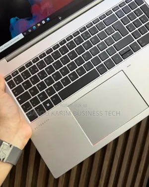 Nouveau HP EliteBook 860 G9 16GB Intel Core i5 SSD 512GB