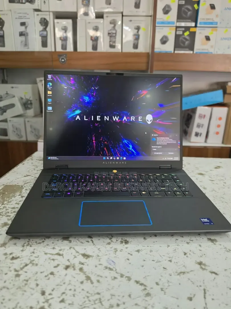 Nouveau Alienware M16 R2 32GB Intel Core Ultra 9 SSD 1T