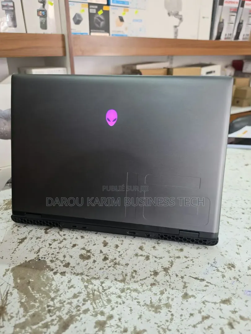 Nouveau Alienware M16 R2 32GB Intel Core Ultra 9 SSD 1T