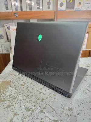 Nouveau Alienware M16 R2 32GB Intel Core Ultra 9 SSD 1T