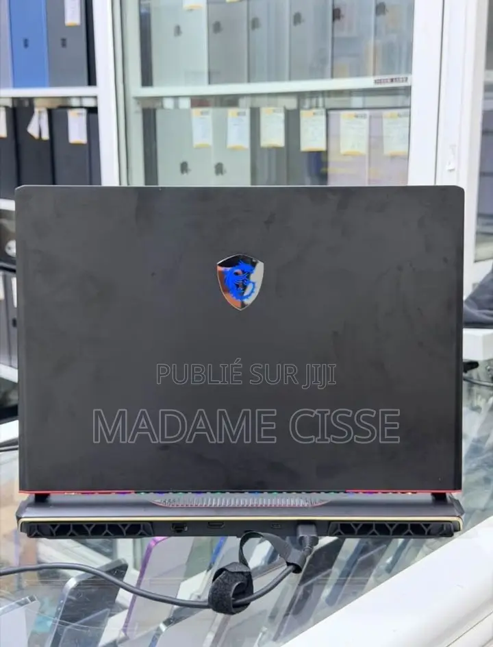 Nouveau Ordinateur portable MSI Raider GE78 32GB Intel Core i9 SSD 1T