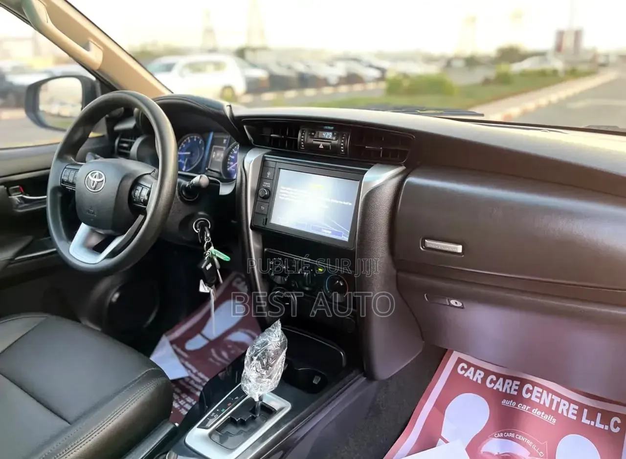 Toyota Fortuner 2022 Gris