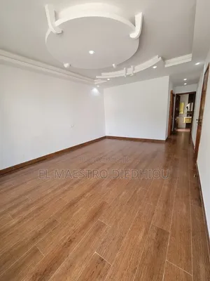 4chbre Villa dans Villa F5 Moderne, Ouakam à Louer