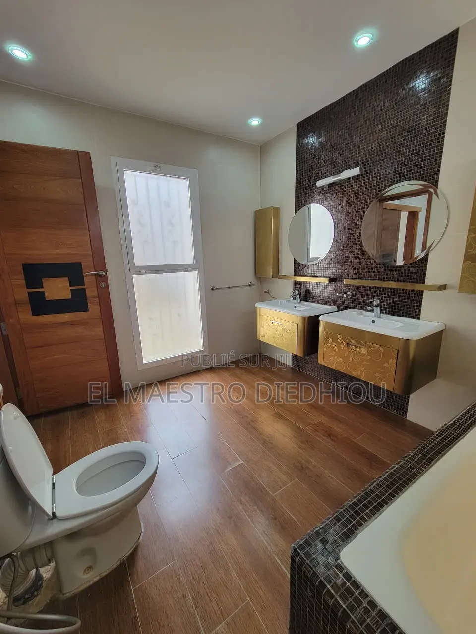 4chbre Villa dans Villa F5 Moderne, Ouakam à Louer