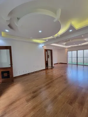 4chbre Villa dans Villa F5 Moderne, Ouakam à Louer