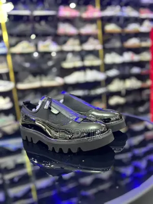 Chaussure De Ville Givenchy Avec Livraison
