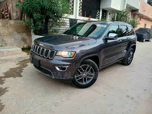 Jeep Grand Cherokee 2017 Gris
