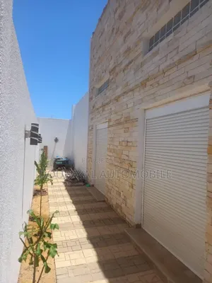 3chbre Villa dans Ndayan, Thiès Sud à Vendre