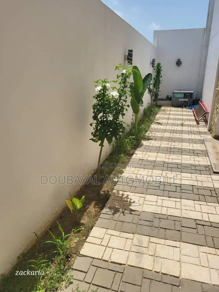 3chbre Villa dans Ndayan, Thiès Sud à Vendre
