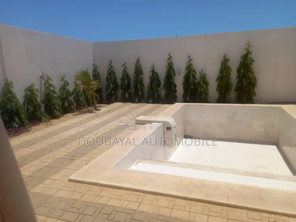 3chbre Villa dans Ndayan, Thiès Sud à Vendre