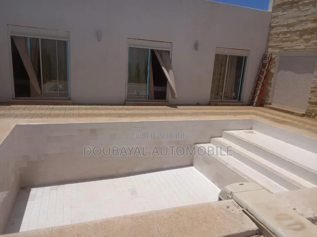 3chbre Villa dans Ndayan, Thiès Sud à Vendre