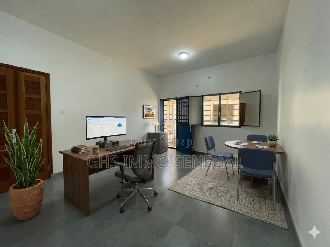 8chbre Villa dans Siege Social De, Thiès Nord à Louer