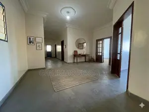 8chbre Villa dans Siege Social De, Thiès Nord à Louer