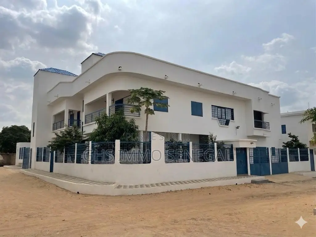 8chbre Villa dans Siege Social De, Thiès Nord à Louer