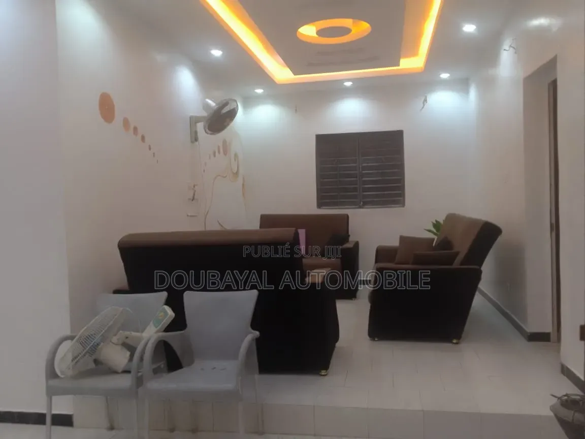 3chbre Villa dans Gandigal Mbour, Thiès Sud à Vendre