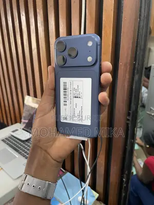 Nouveau Pomme iPhone 17 Pro 256 GB Bleu